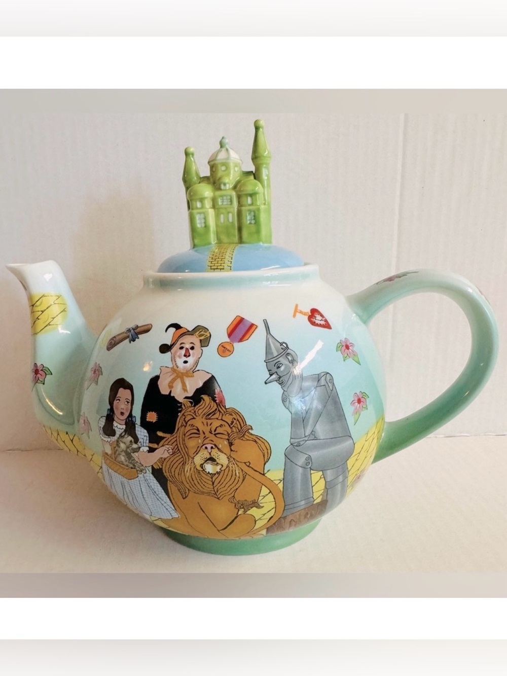 Vtg Cardew Design 2004 Wizard Of Oz with Emerald City Lid.Porcelain teapot